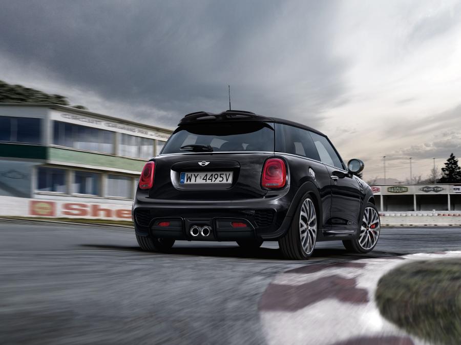  Mini Cooper S Carbon Pro Edition 2016 года  (фото 2 из 2)